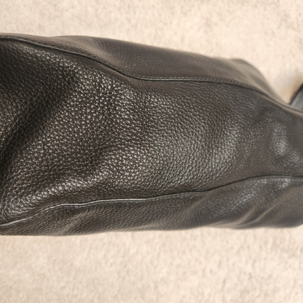 Tory Burch Black and Gold Shoulder Bag - Picture 6 of 16
